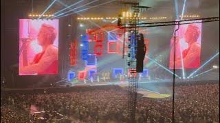 Robbie Williams live auf Schalke, Veltins Arena, Gelsenkirchen, 25.06.2025 - Let me entertain you