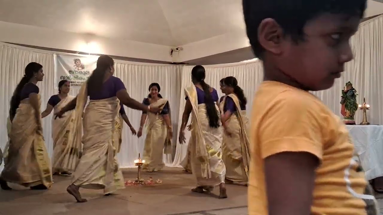 പാതിരാ. പൂ ചൂടി 