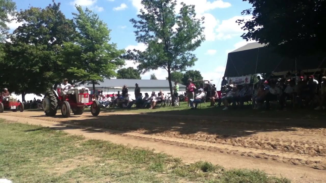 Butterfield Threshing Bee Vehicles & Vehicle Parade 2013 YouTube