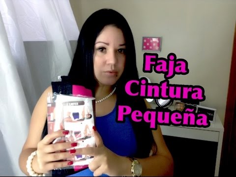 Las muchachas con los cabellos rojos por las pecas y los ojos verdes