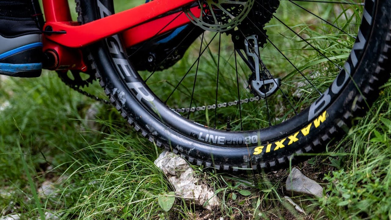 Ruote Bontrager Line Pro 30 - YouTube
