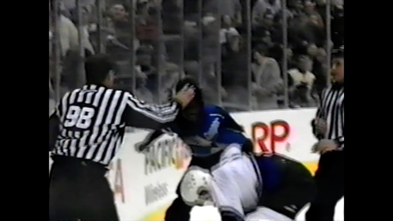 Anson Carter Drops Kelly Buchberger Feb. 12th, 2001