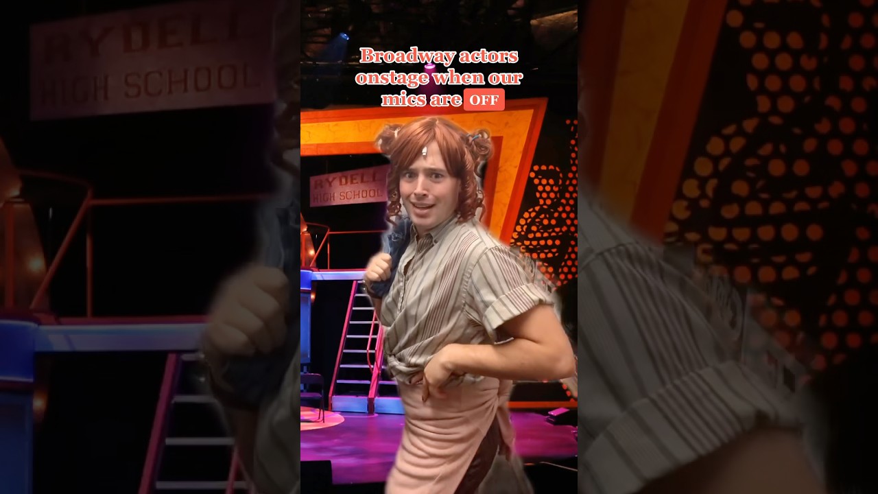 POV: разрывая свой костюм на сцене 🫠 