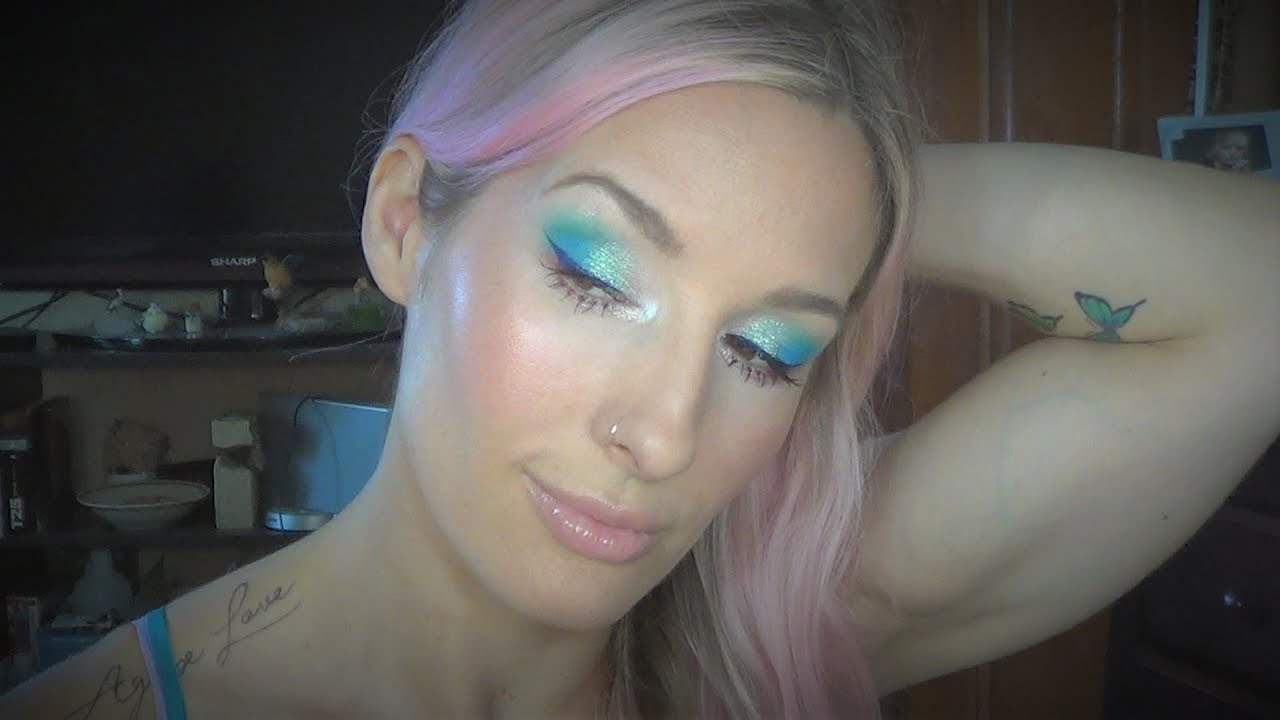 Fun Blue eyeshadow + NEW Tarte chrome paint pot