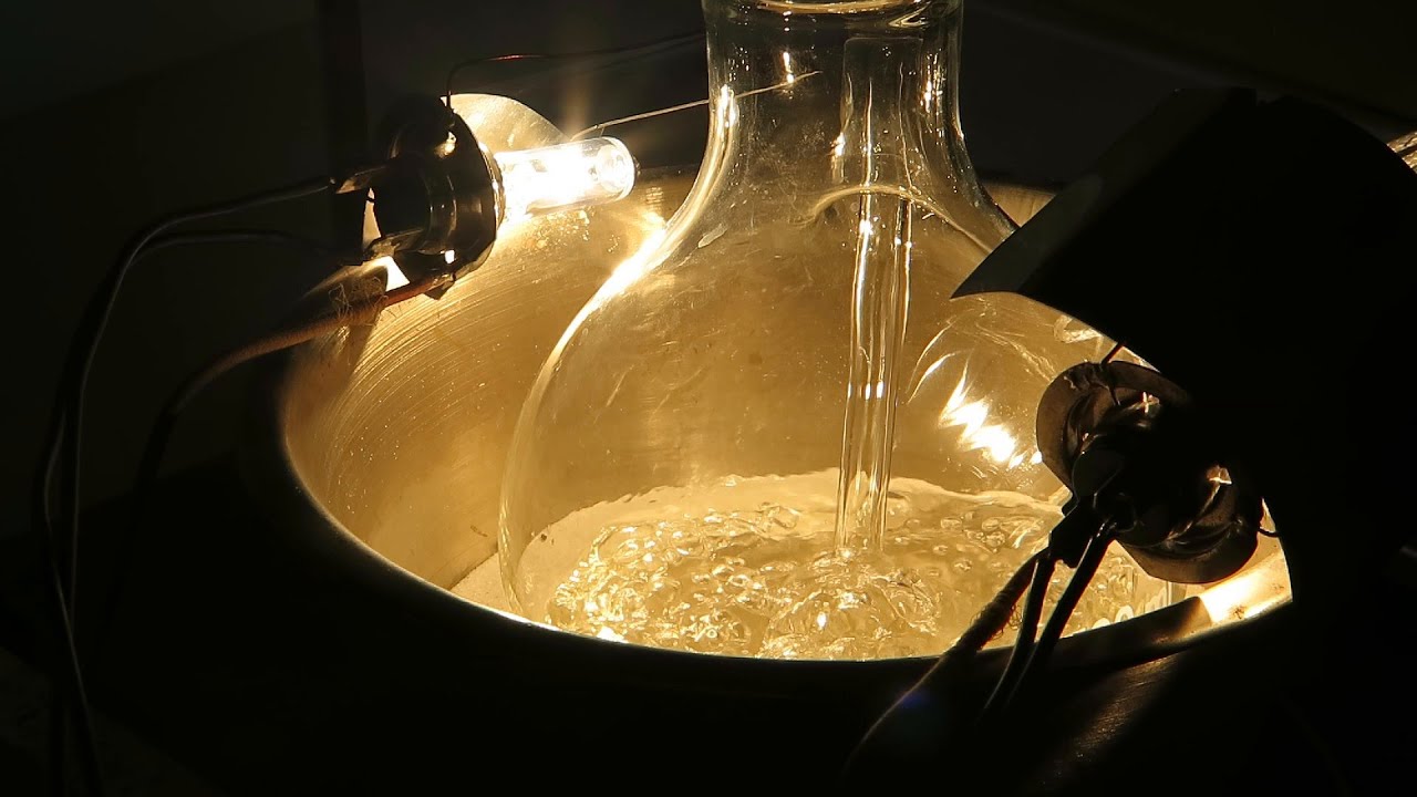 Making benzal chloride - Toluene photochlorination