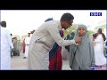 كيف كان الجو في مسجد إسباهيسج في مقديشو حيث حضر العديد من الناس صلاة العيد