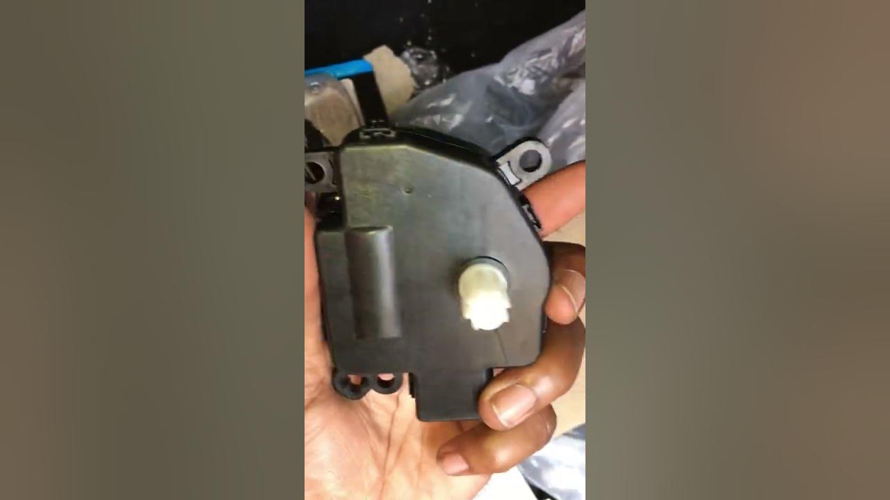 HOW TO CHANGE ACTUATOR ON A 2013 CHRYSLER 200 YouTube