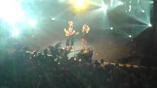 Ed Sheeran with Nina Nesbitt - Hallelujah @ Shepherd's Bush Empire, London 03/10/11 chords