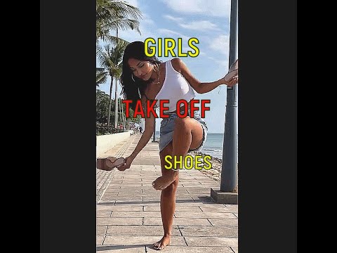 BAREFOOT IS BETTER ! GIRLS TAKE OFF THEIR SHOES #barefoot #barefootlife #barefootwalking