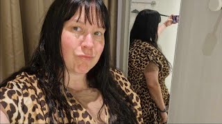 Hanger vs Reality in H & M .. Chubby  & Short .. in the fitting room..