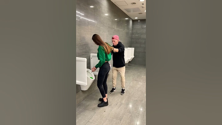 helped the girl to go to the toilet. 🤣 #shorts #comedy