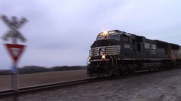 NS 224 Passes NS 223 at Shattuc Siding