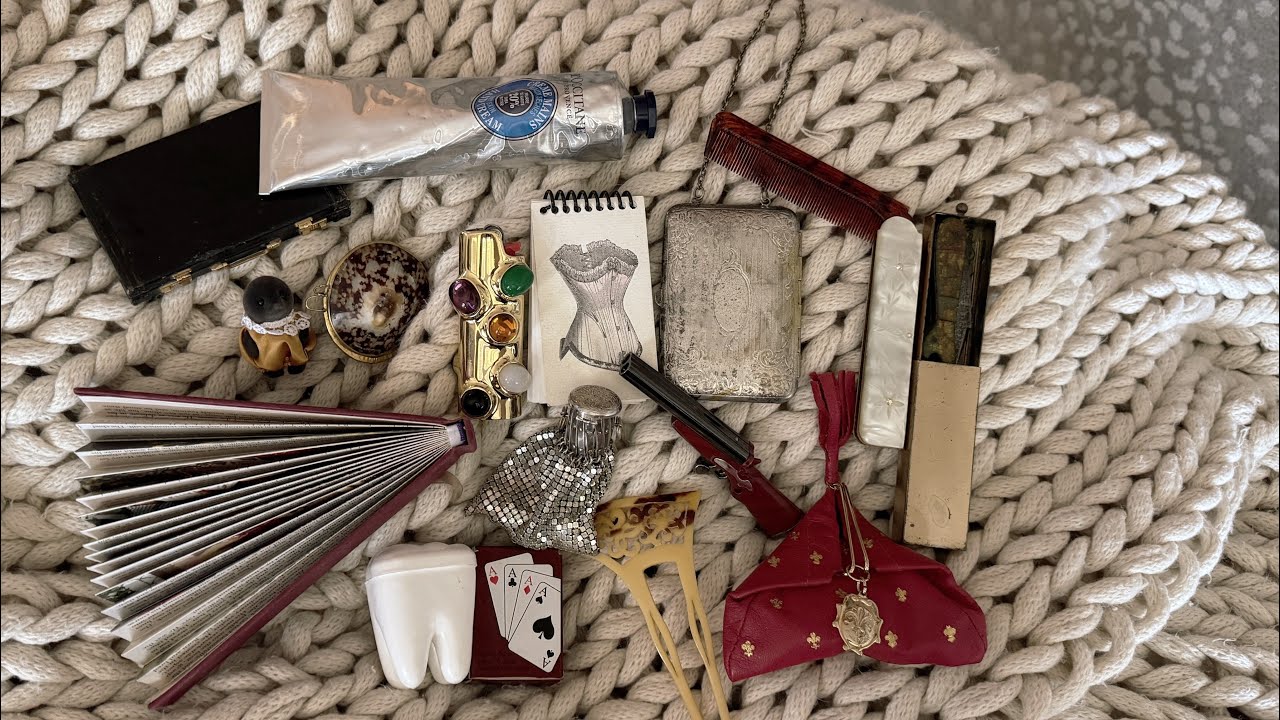 Странные маленькие антикварные вещицы {просто еще одно, что в моей сумке}