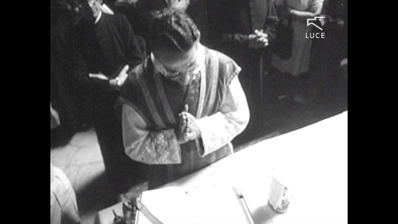 Against Paul VI: Traditionalists Hold Latin Mass at Roman Colosseum (July 8, 1970) - Historical Clip