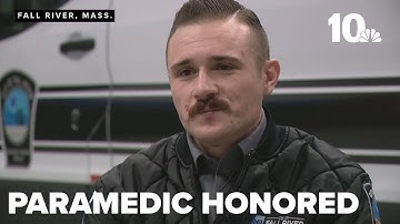 Paramedicus geëerd voor moed na poging man te redden