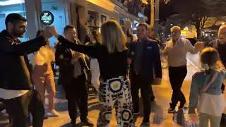 Στήθηκε χορός στο δρόμο στην Ελασσόνα - Live Κώστας Μήτσης &amp; Γιάννης Ζιάκος #το_κεφι_στα_υψη