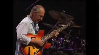 Miniatura del video "The Guitar Gods - Larry Carlton - "Blues Force""