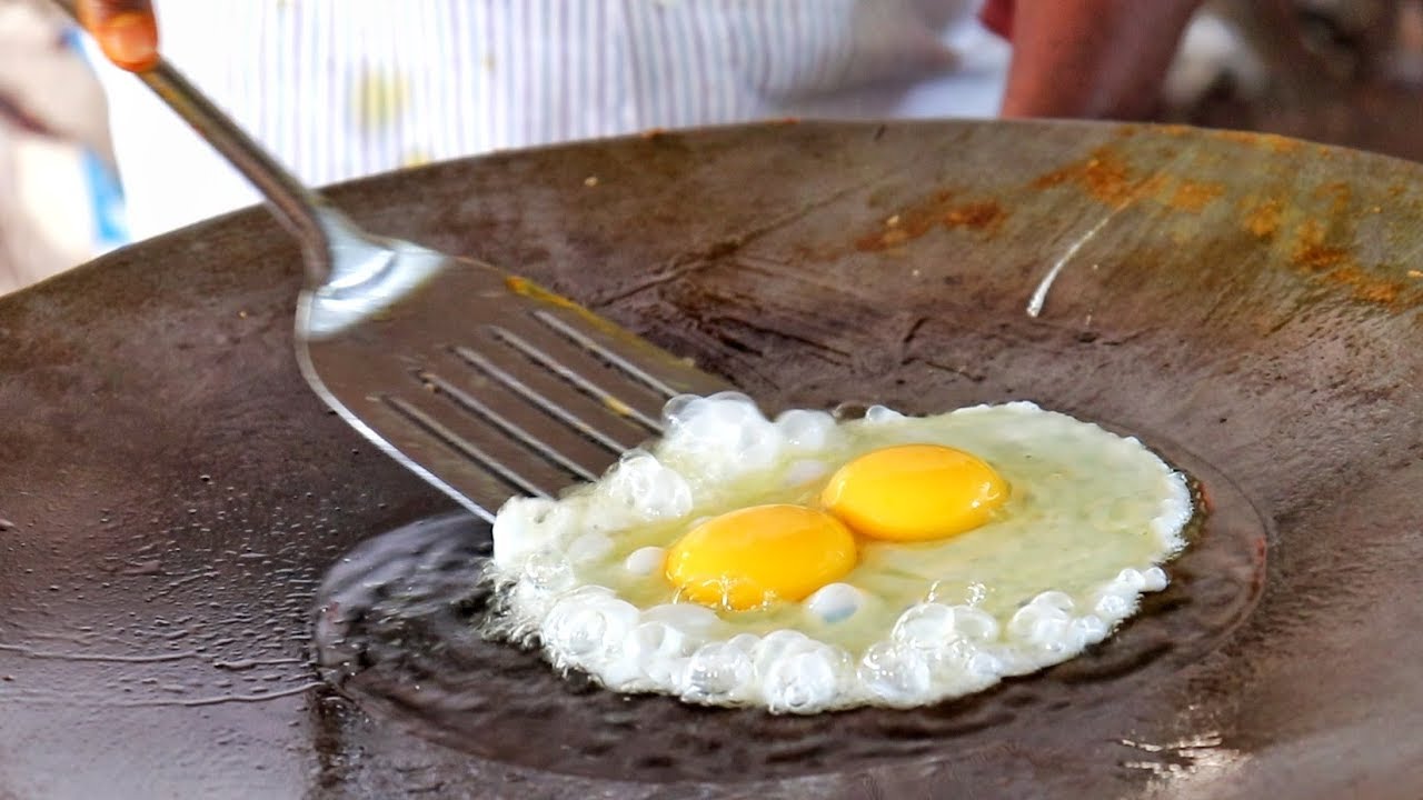 Delicious Egg Garlic Half Fry - Quick Egg Recipes | How To Make | Egg Street Food India | Street Food Fantasy