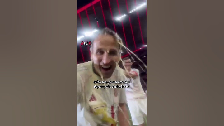 Cara unik pemain Muslim ini nolak siraman bir dari pemain Bayern 😁