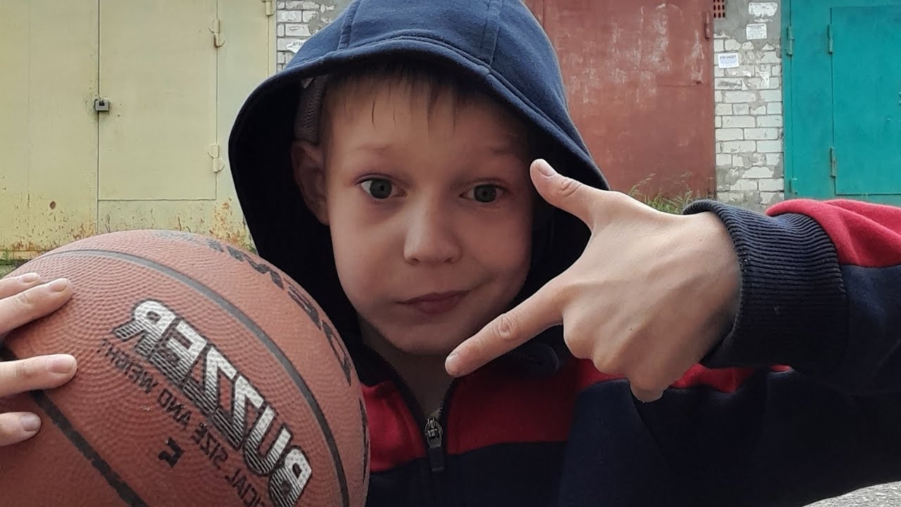 Трюки с мячом от меня:] - YouTube