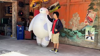Hiro Hamada & Baymax In San Fransokyo Square Opening Day Disney California Adventure 4K