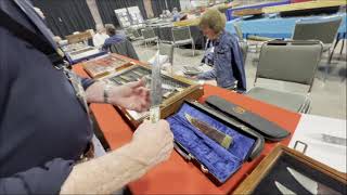 Natchez Bowie Knife & Collectibles Show, The booth of Peter Thomas