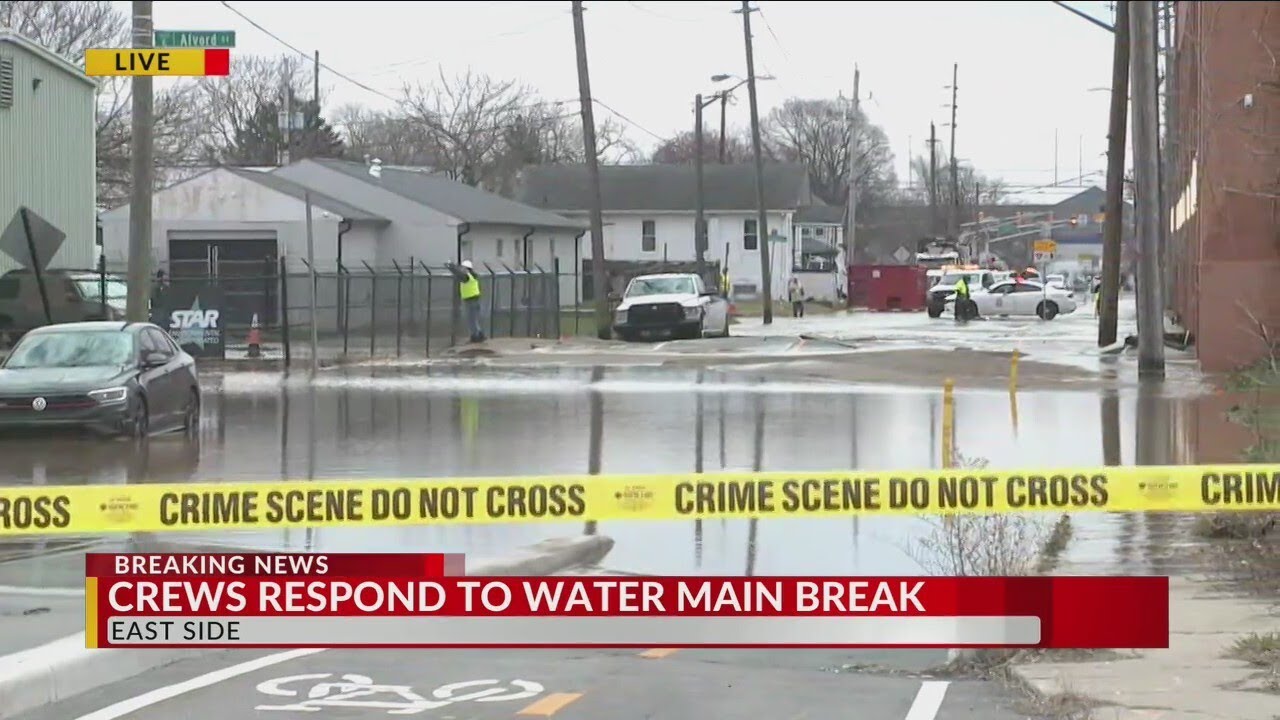 Crews respond to water main break on east side - YouTube