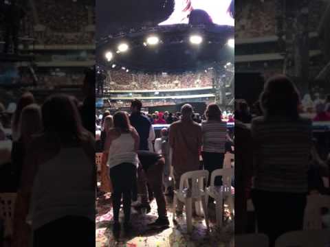 ADELE APOLOGIZES FOR POWER CUT AT ADELAIDE OVAL