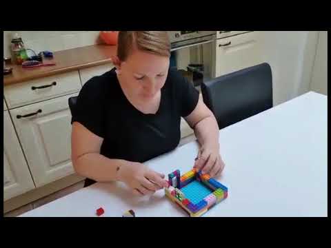 Video: Een huis bouwen van Legoblokjes