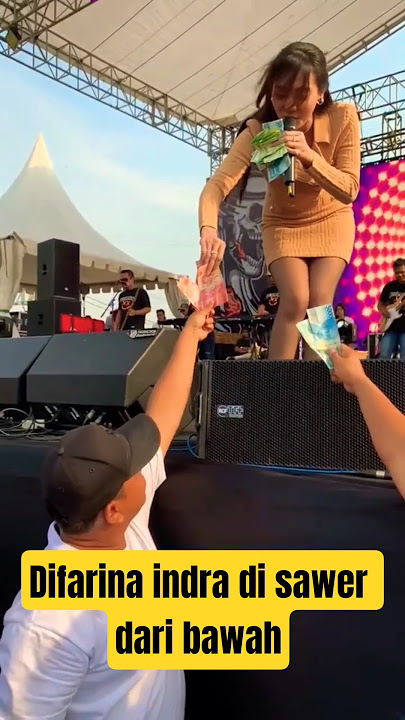 Difarina indra disawer dari bawah