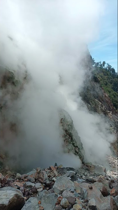 Gunung Lawu masih aktif? Kawah Gunung Lawu