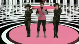 Video-Miniaturansicht von „Pet Shop Boys - I Wouldn't Normally Do This Kind Of Thing“