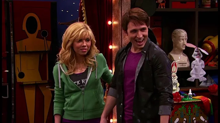 Shayne Topp From Smosh in Nickelodeon Sam And Cat.