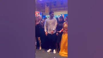 Godi Me Leke Pawansingh Pawan Pawan Singh Shorts Trending Viral Dance Bhojpuri 