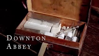 Baxter Helps Thomas | Downton Abbey | Season 5