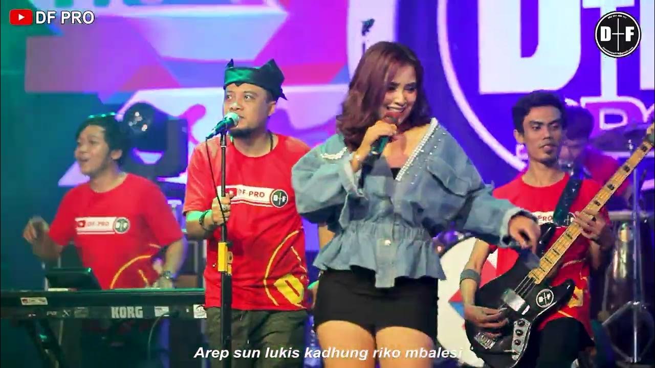 Rose McGowan porno rasmlar Nozik dumba porno