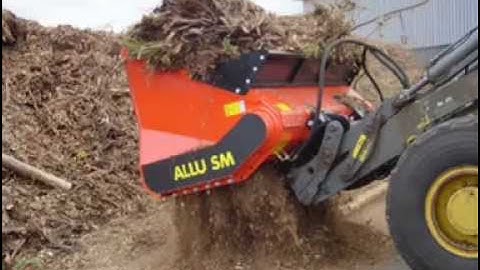 Screener Crusher Buckets -- Processing Wood