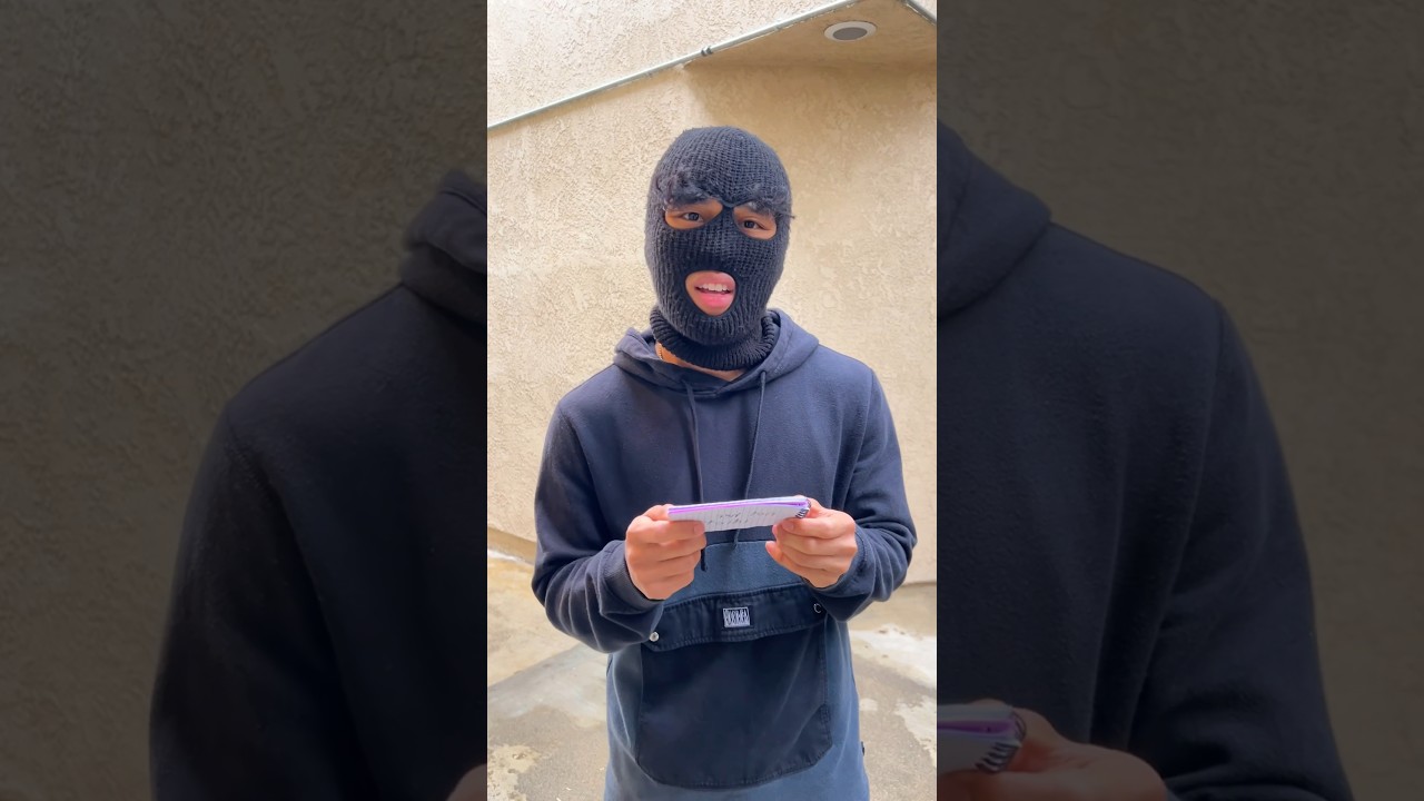 Здоровый грабитель пытается проникнуть в свой первый дом🏠❤️ 