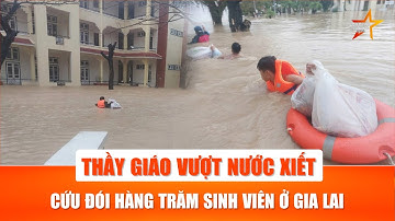 Xúc động: Thầy giáo vượt dòng lũ xiết mang lương thực cứu trợ cho sinh viên bị chia cắt