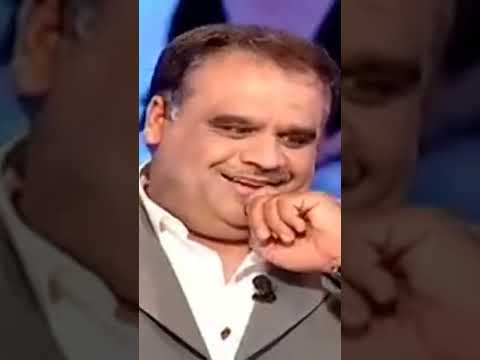 داوود حسين يقلد صدام حسين