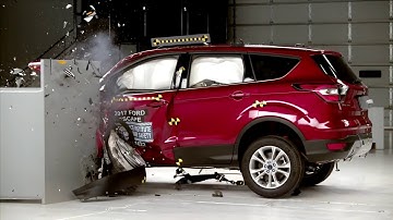 2017 Ford Escape small overlap - Crash Test