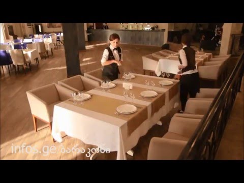 მაგიდის გაწყობა ბარაკონში