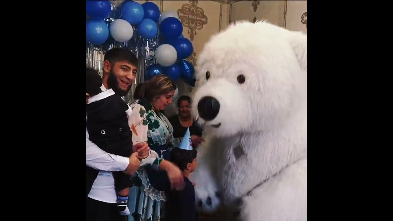 У боба у груну празднуют день рождения внука. Саяна