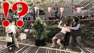 The girl flew in surprise! (Bushman Prank in JAPAN)