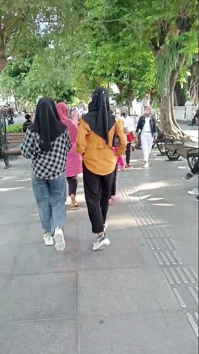 Ciwi Ciwi Cantik Lagi Jalan Jalan Di Malioboro #shorts #malioboro #cewek #cewecantik
