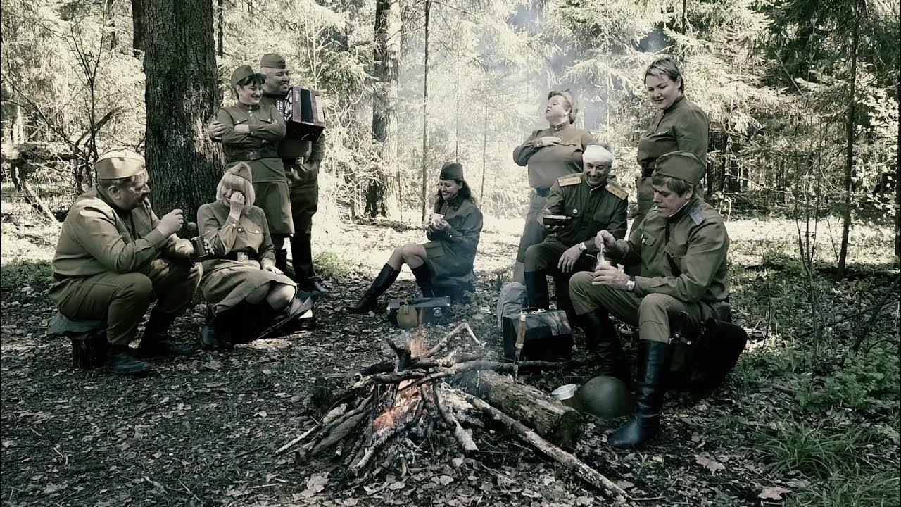 Вальс в лесу прифронтовом. Фото матвея блантера. Липецк прифронтовой. В лесу прифронтовом иллюстрация. «в прифронтовом лесу» (1942).