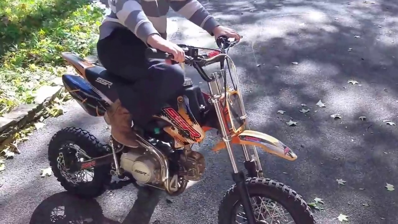 Kid Changes His Dirt Bike Tire Hard Work Youtube
