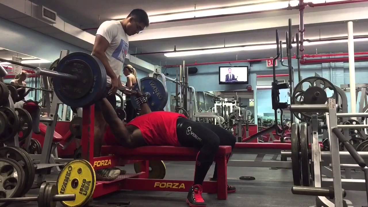 Kevin Oak 480 Lb Bench Press Dinner Youtube