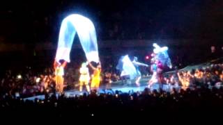 Katy Perry - Walking on air - Prismatic World Tour Barcelona