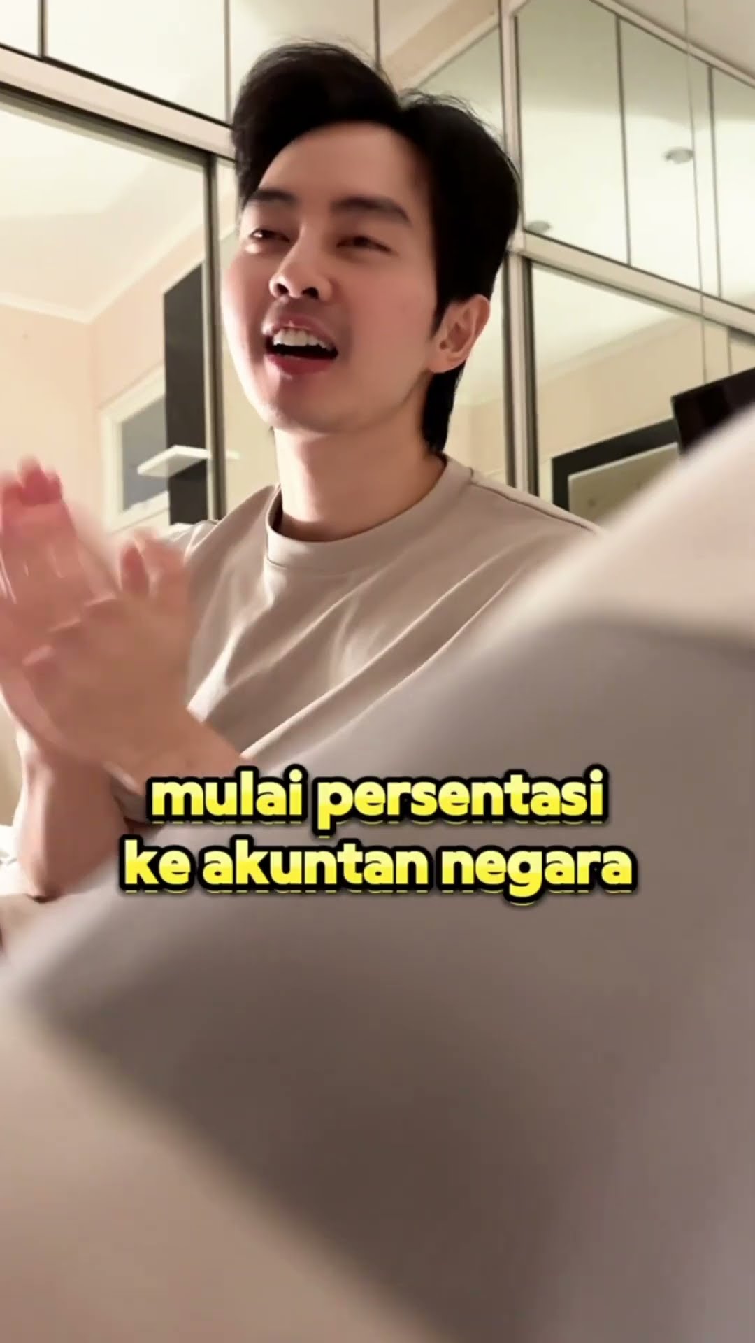 kejadian ini terjadi jam 02.00 tiba2 sibapak diem ngalamun